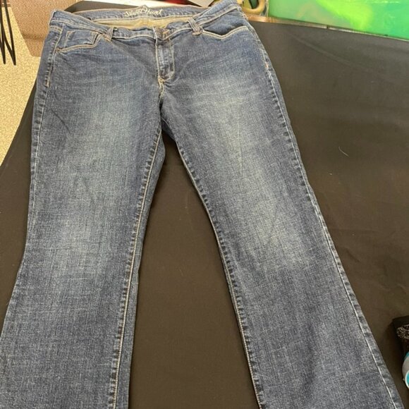Old Navy Sweetheart Bootcut Womens Jeans Size 14 medium wash - Picture 11 of 12